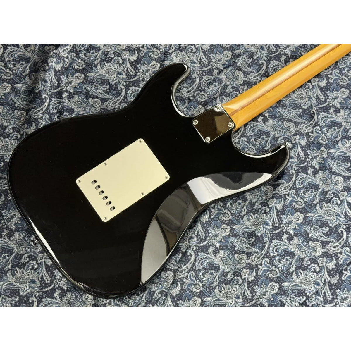 Đàn Guitar Điện ESP Edwards E-ST-ALM - Black