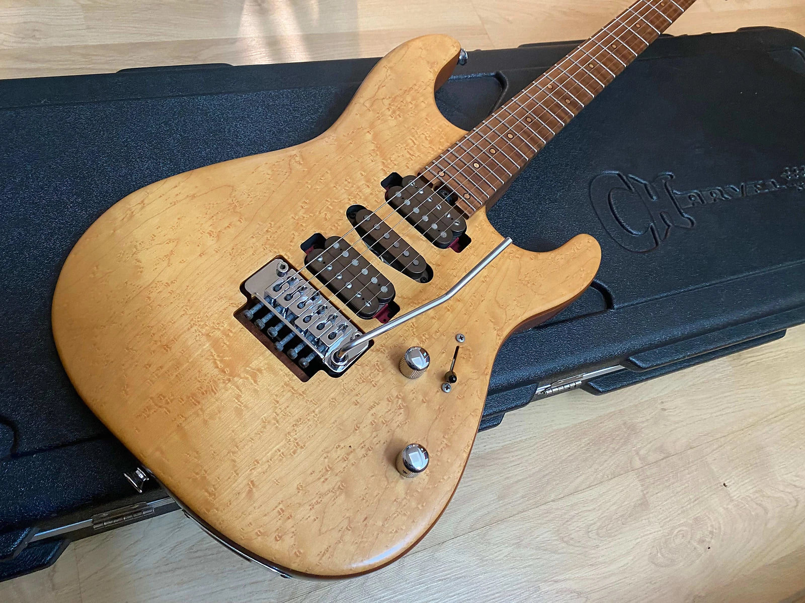 Đàn Guitar Điện Charvel Guthrie Govan Signature HHS, Maple Fingerboard, Birdeyes Maple Top 2015