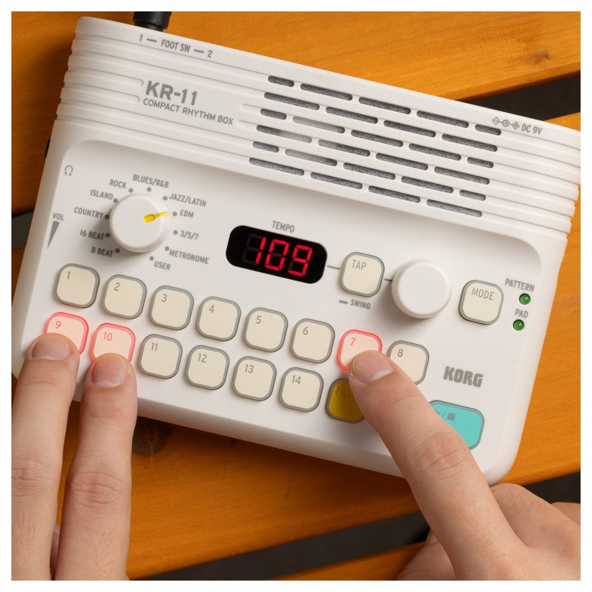 Drum Machine Pedal Guitar  Korg KR-11 Compact Rhythm Box