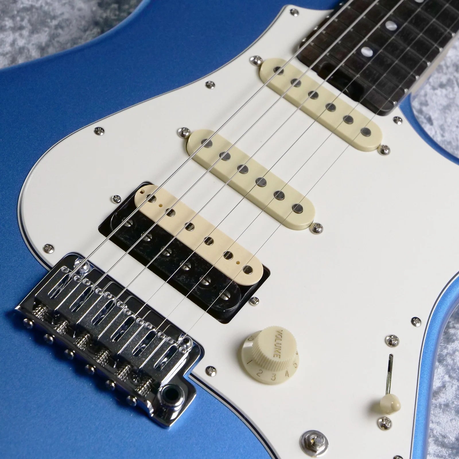 Đàn Guitar Điện ESP EDWARDS E-SNAPPER-AL/R-Lake Placid Blue
