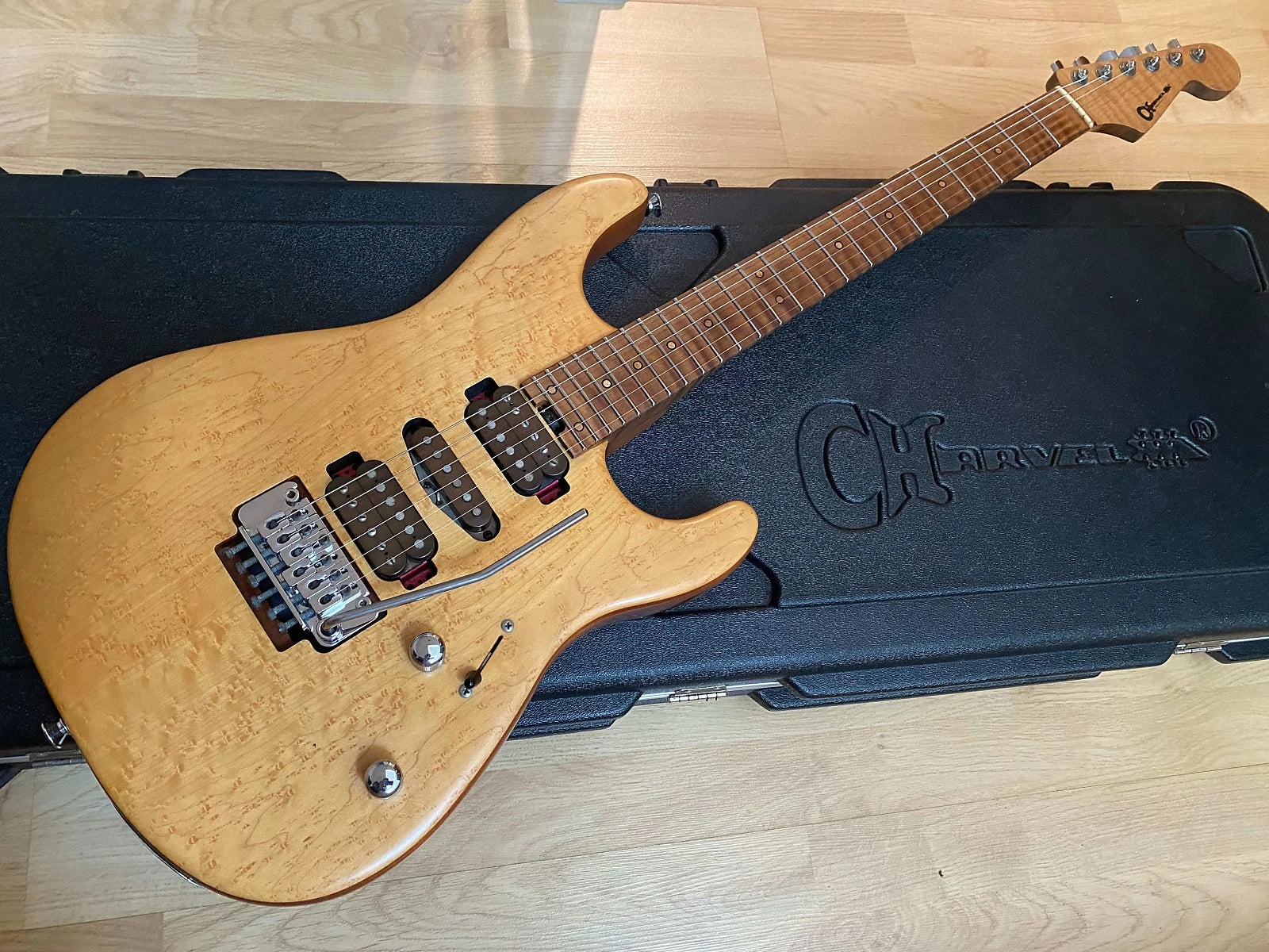 Đàn Guitar Điện Charvel Guthrie Govan Signature HHS, Maple Fingerboard, Birdeyes Maple Top 2015