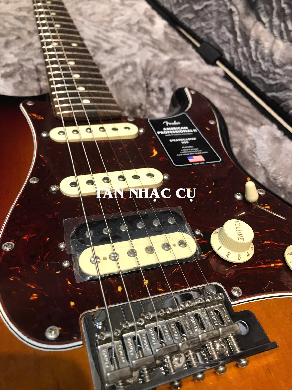 Đàn Guitar Điện Fender American Professional II Stratocaster HSS Electric Guitar, Rosewood Fingerboard, 3 Color Sunburst #0113910700