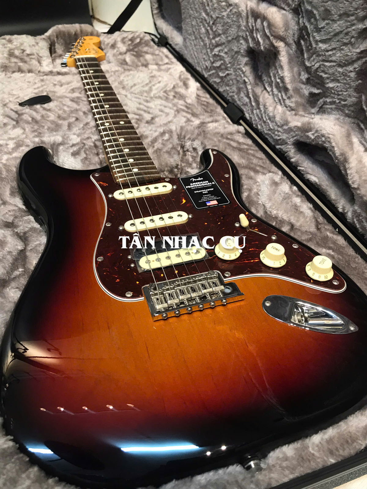 Đàn Guitar Điện Fender American Professional II Stratocaster HSS Electric Guitar, Rosewood Fingerboard, 3 Color Sunburst #0113910700