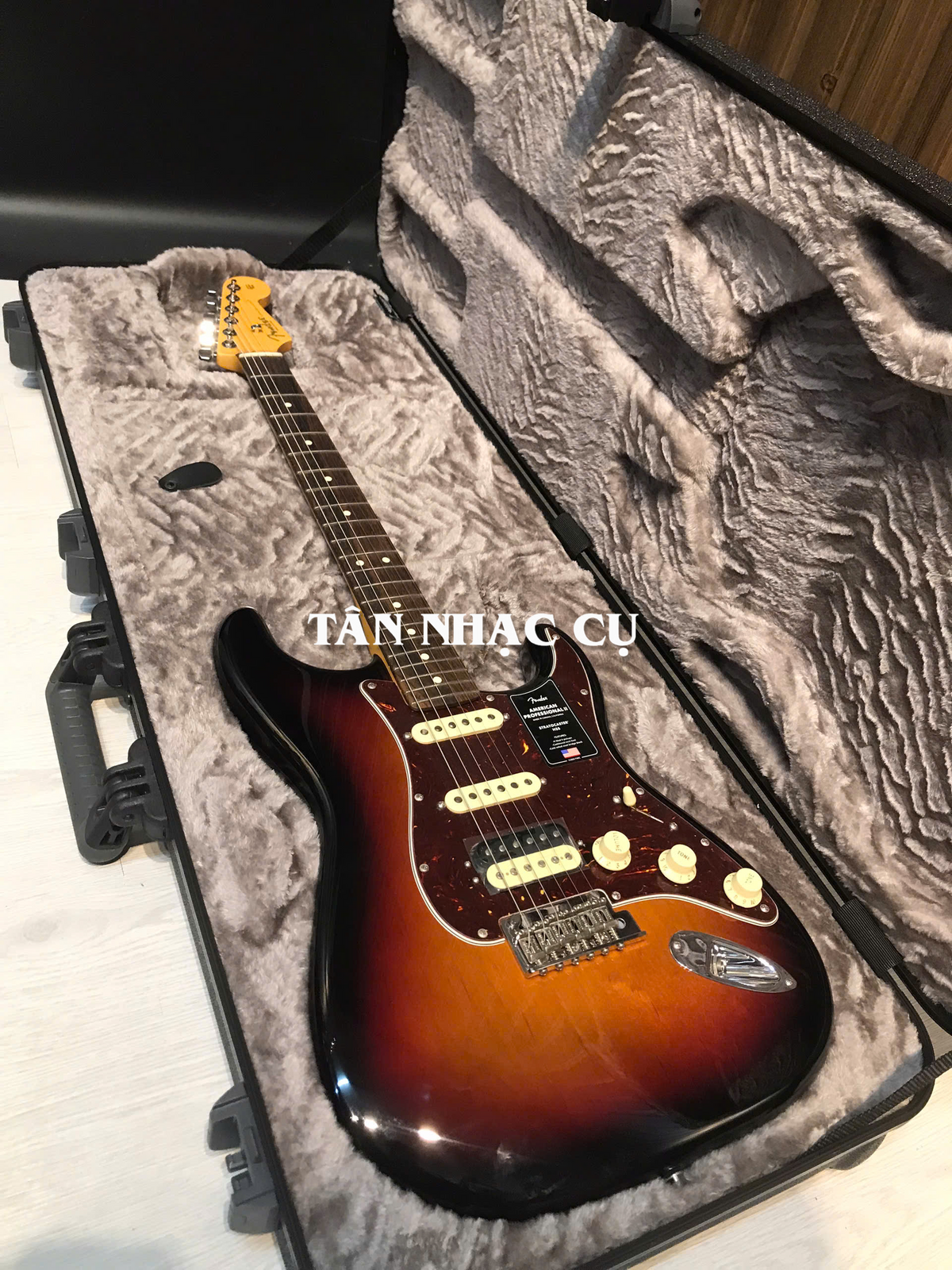 Đàn Guitar Điện Fender American Professional II Stratocaster HSS Electric Guitar, Rosewood Fingerboard, 3 Color Sunburst #0113910700