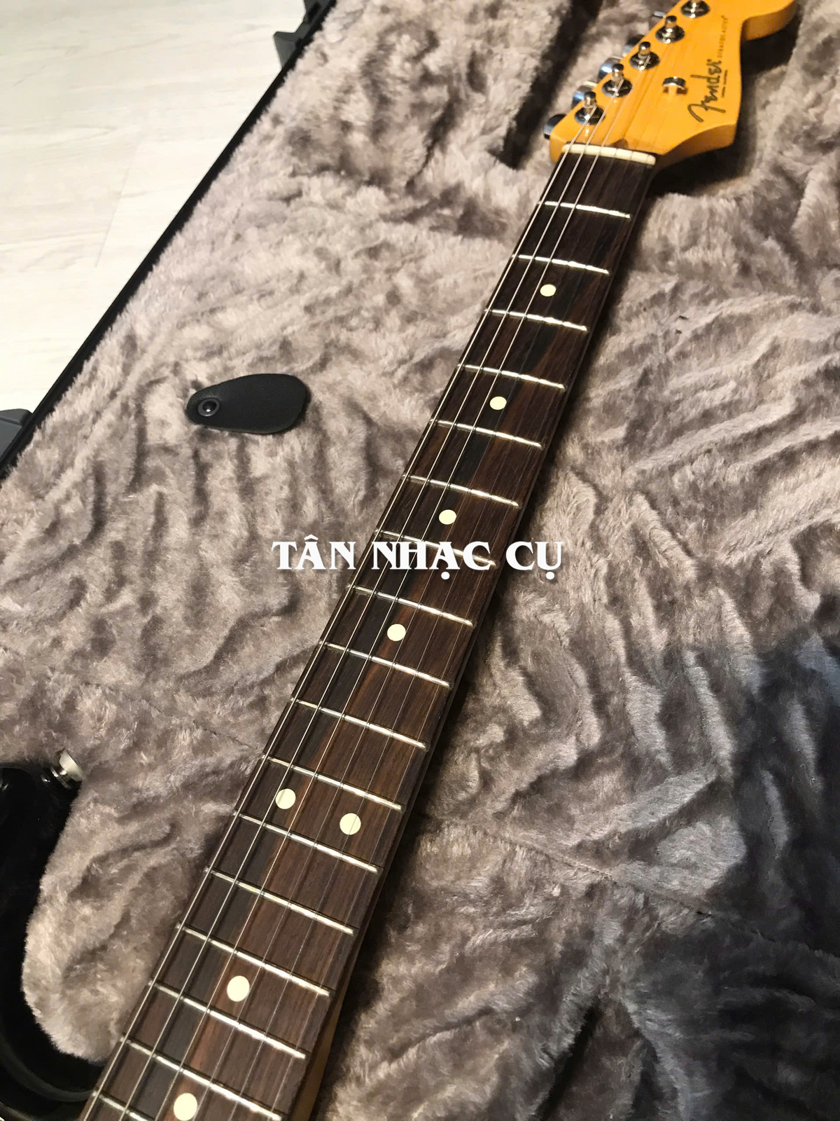 Đàn Guitar Điện Fender American Professional II Stratocaster HSS Electric Guitar, Rosewood Fingerboard, 3 Color Sunburst #0113910700
