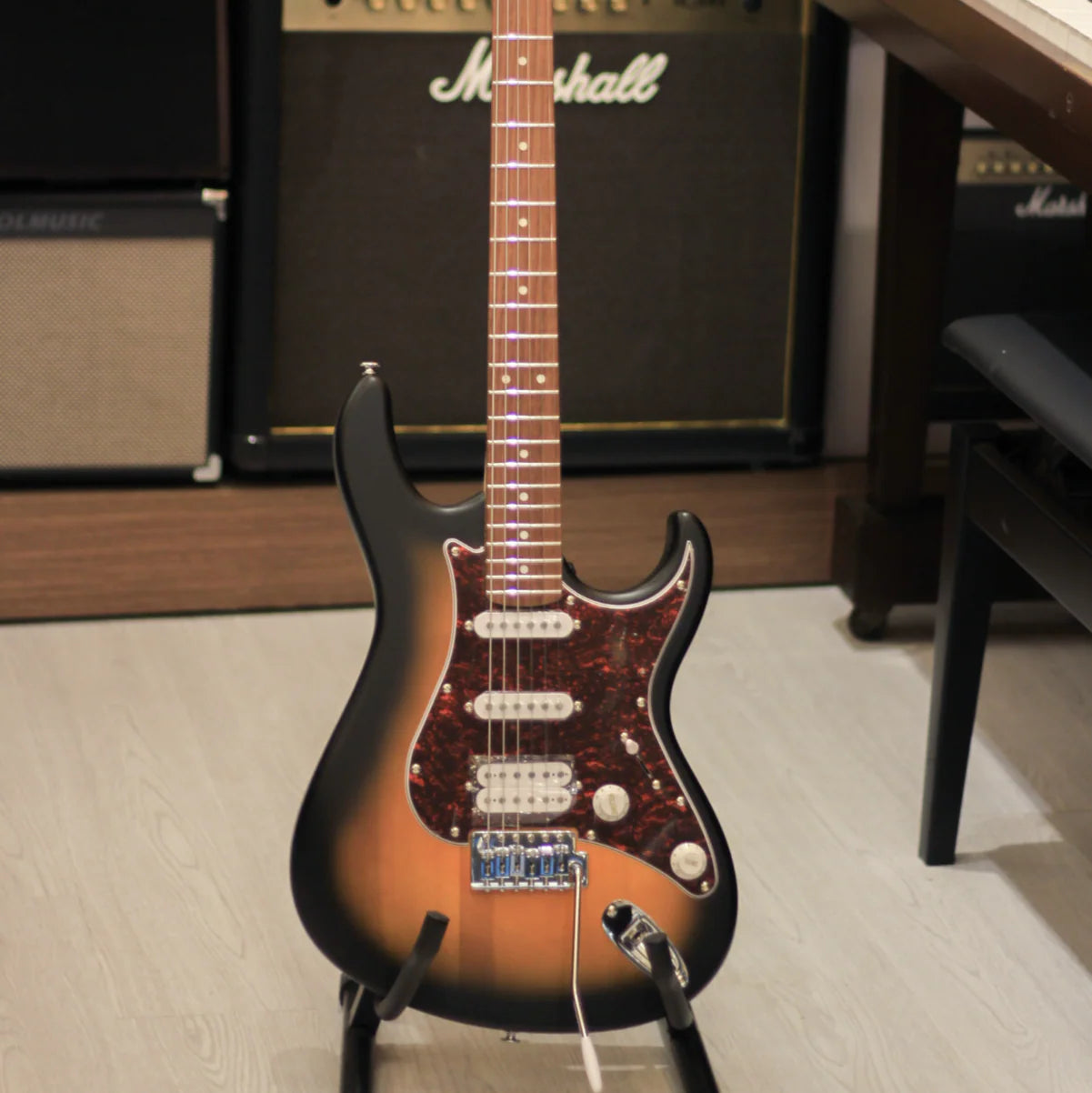 Đàn Guitar Điện Cort G110 HSS Electric Guitar, Sunburst