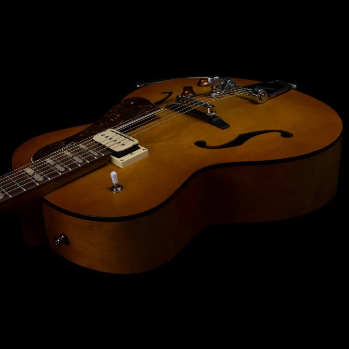 Đàn Guitar Điện Godin 5th Avenue Jumbo P-Rail Harvest Gold