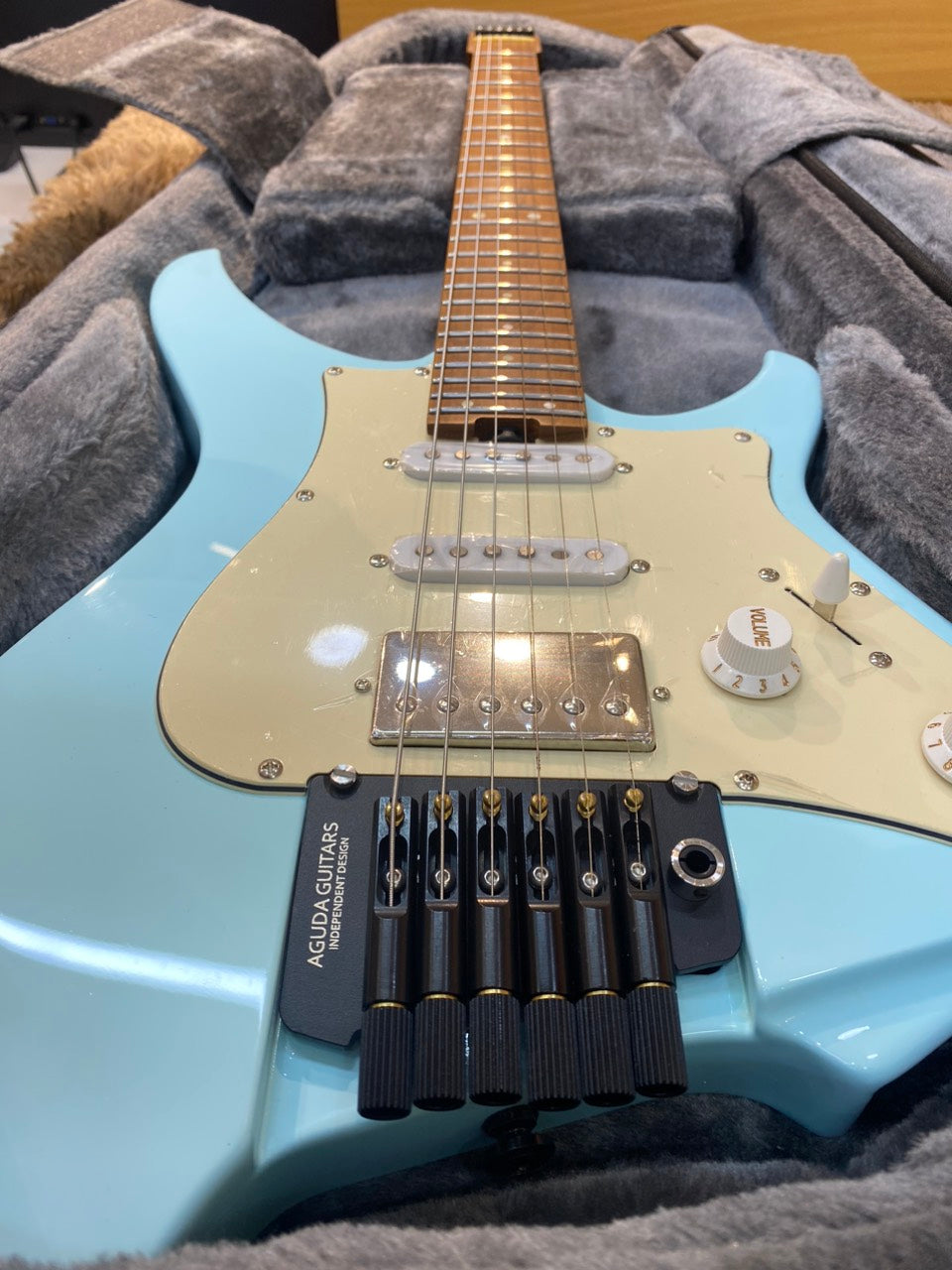 Đàn Guitar Điện Aguda Music Boy Pro HSS, Maple Fingerboard, Mint Green