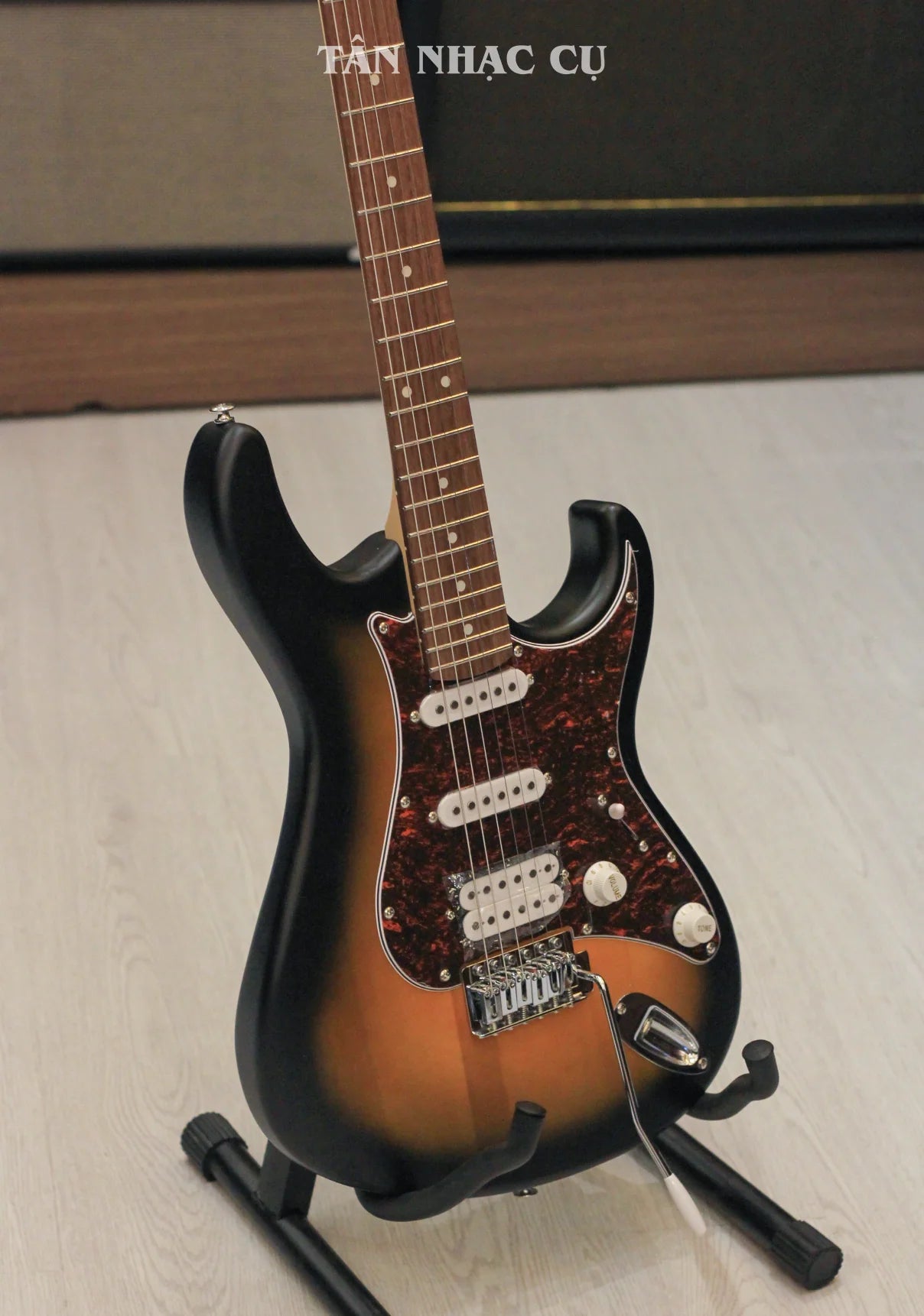 Đàn Guitar Điện Cort G110 HSS Electric Guitar, Sunburst