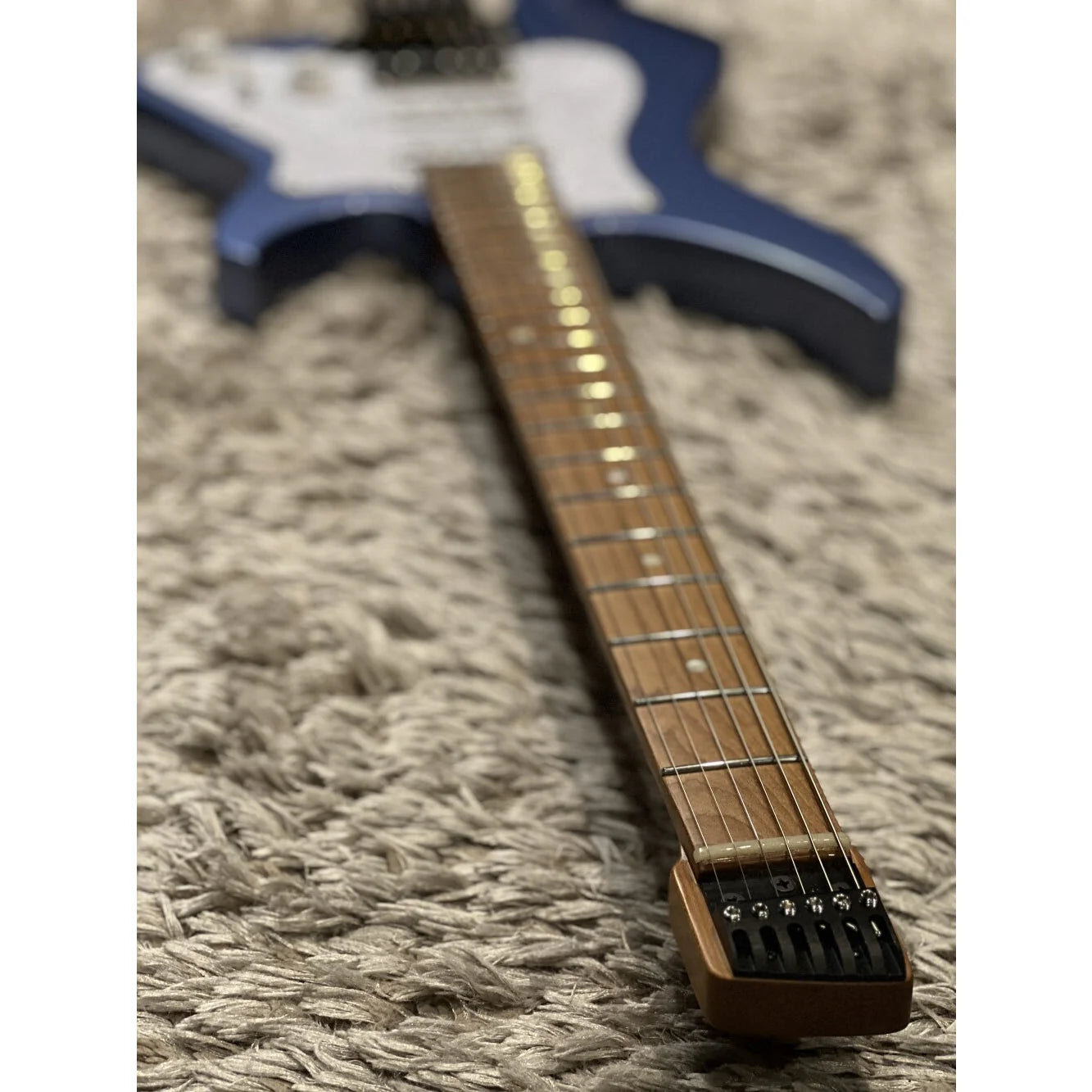 Đàn Guitar Điện Aguda Music Boy Pro HSS, Maple Fingerboard, Ice Blue Metallic