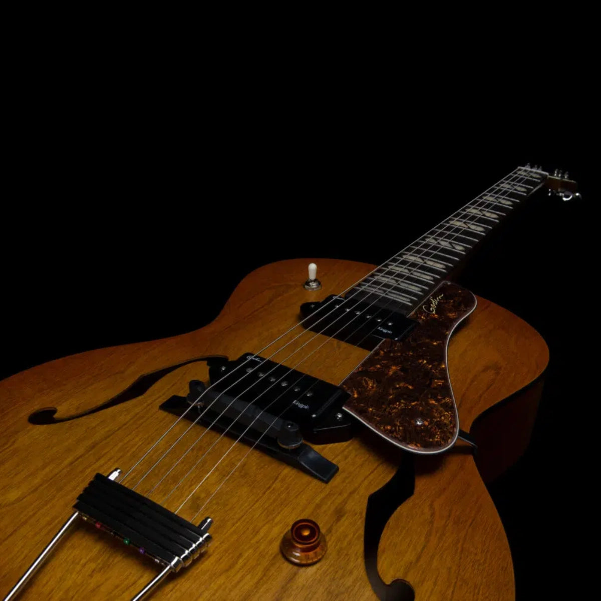 Đàn Guitar Điện Godin 5th Avenue Jumbo P90 Harvest Gold