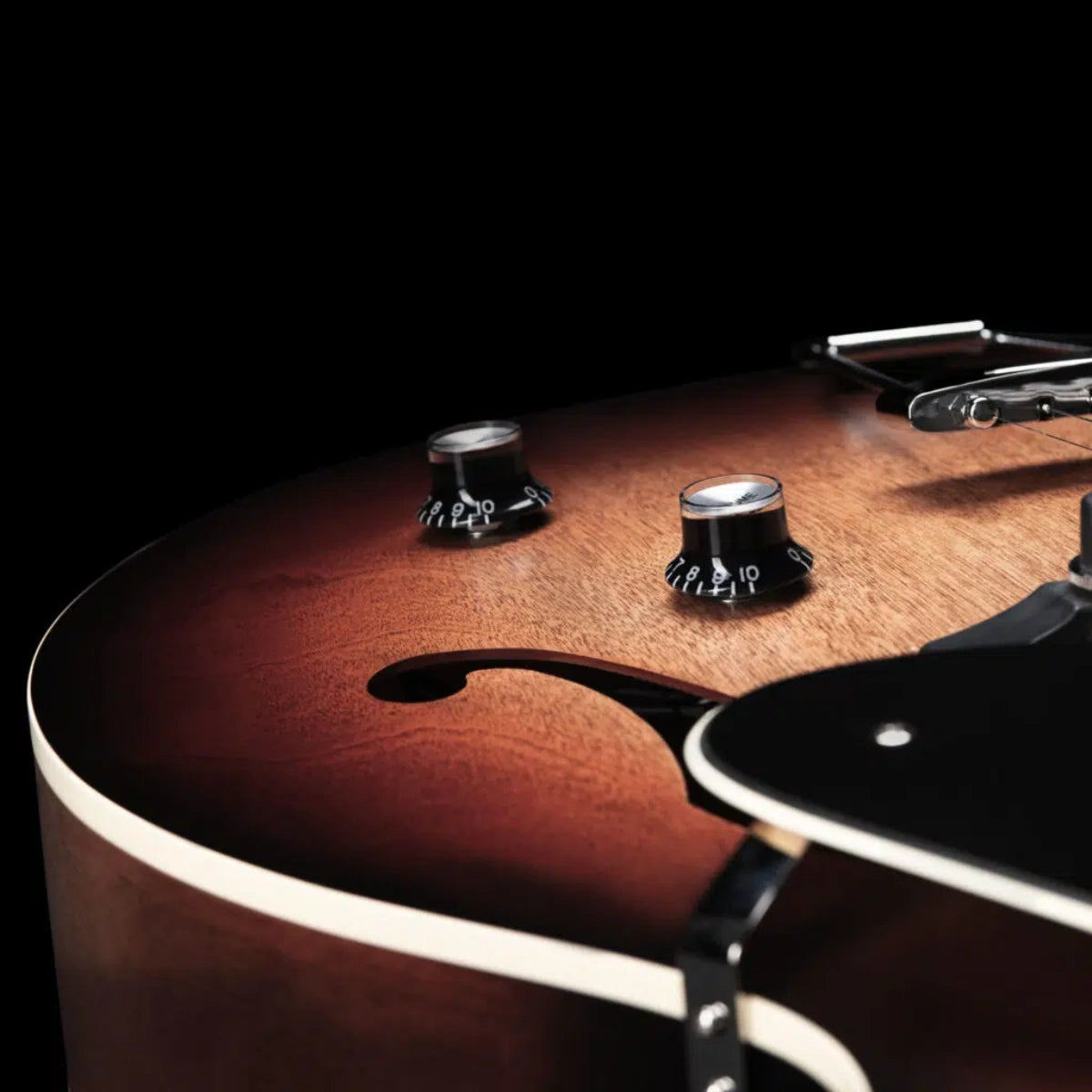 Đàn Guitar Điện Godin 5th Avenue CW Kingpin II Vintage Burst