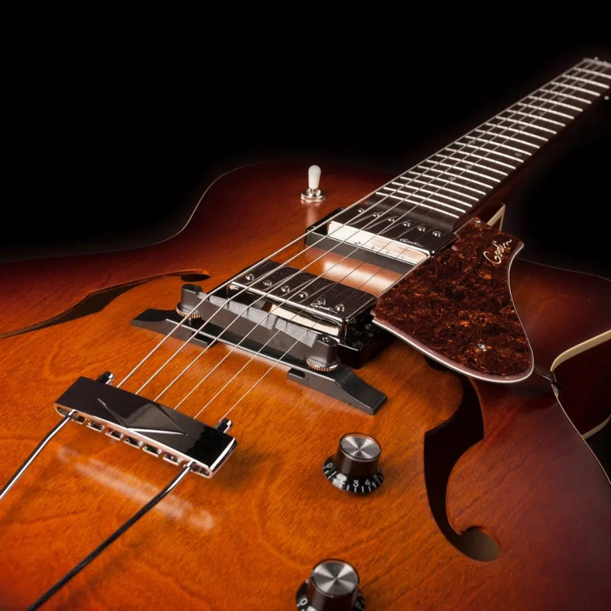 Đàn Guitar Điện Godin 5th Avenue CW Kingpin II HB Cognac Burst