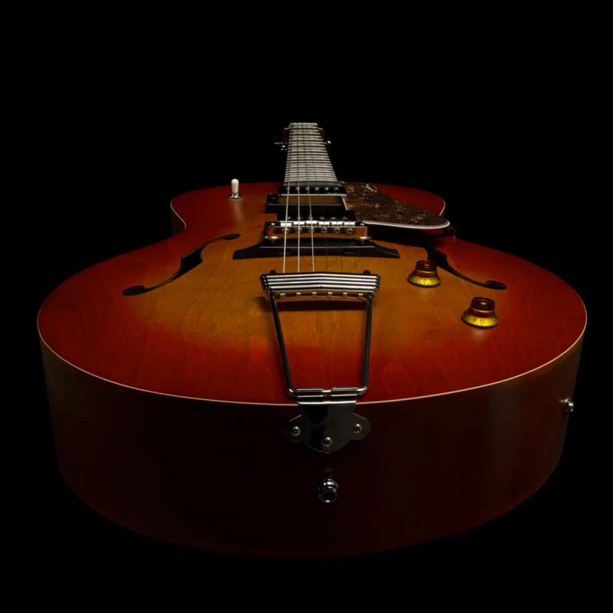 Đàn Guitar Điện Godin 5th Avenue Jumbo HB Memphis Sun
