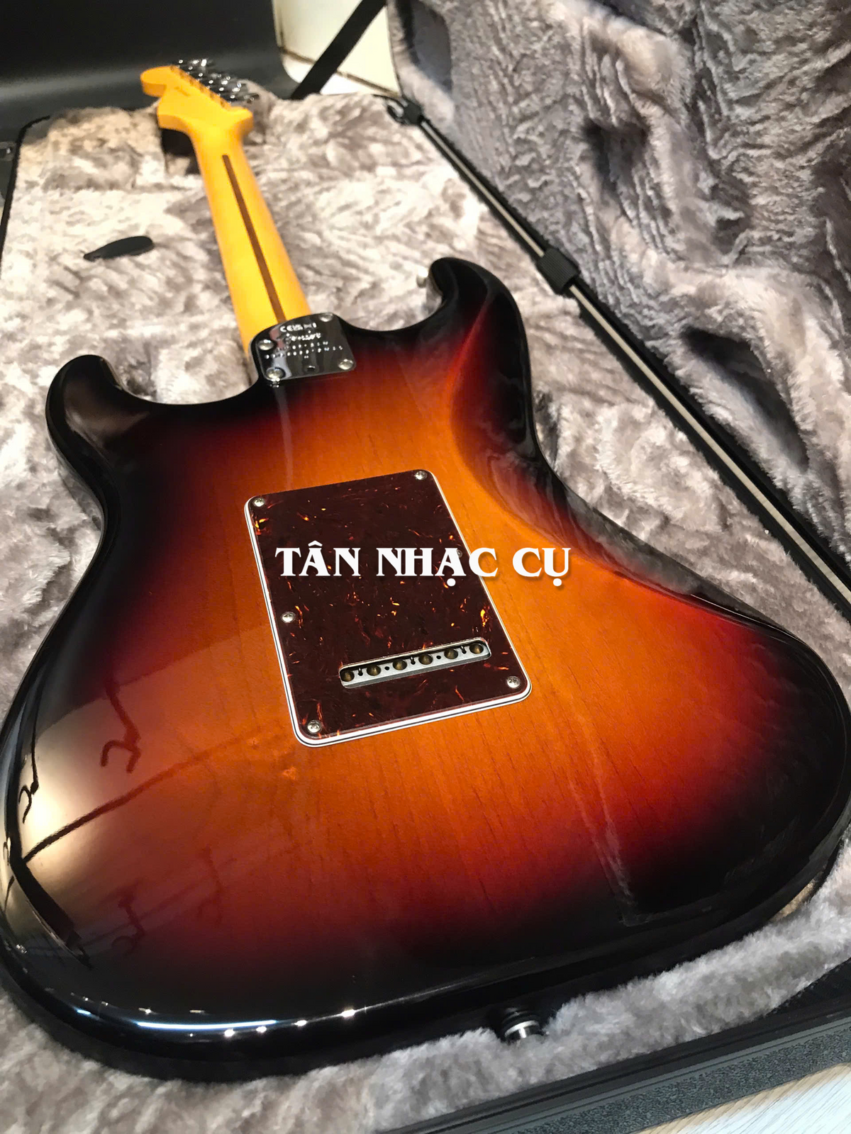 Đàn Guitar Điện Fender American Professional II Stratocaster HSS Electric Guitar, Rosewood Fingerboard, 3 Color Sunburst #0113910700