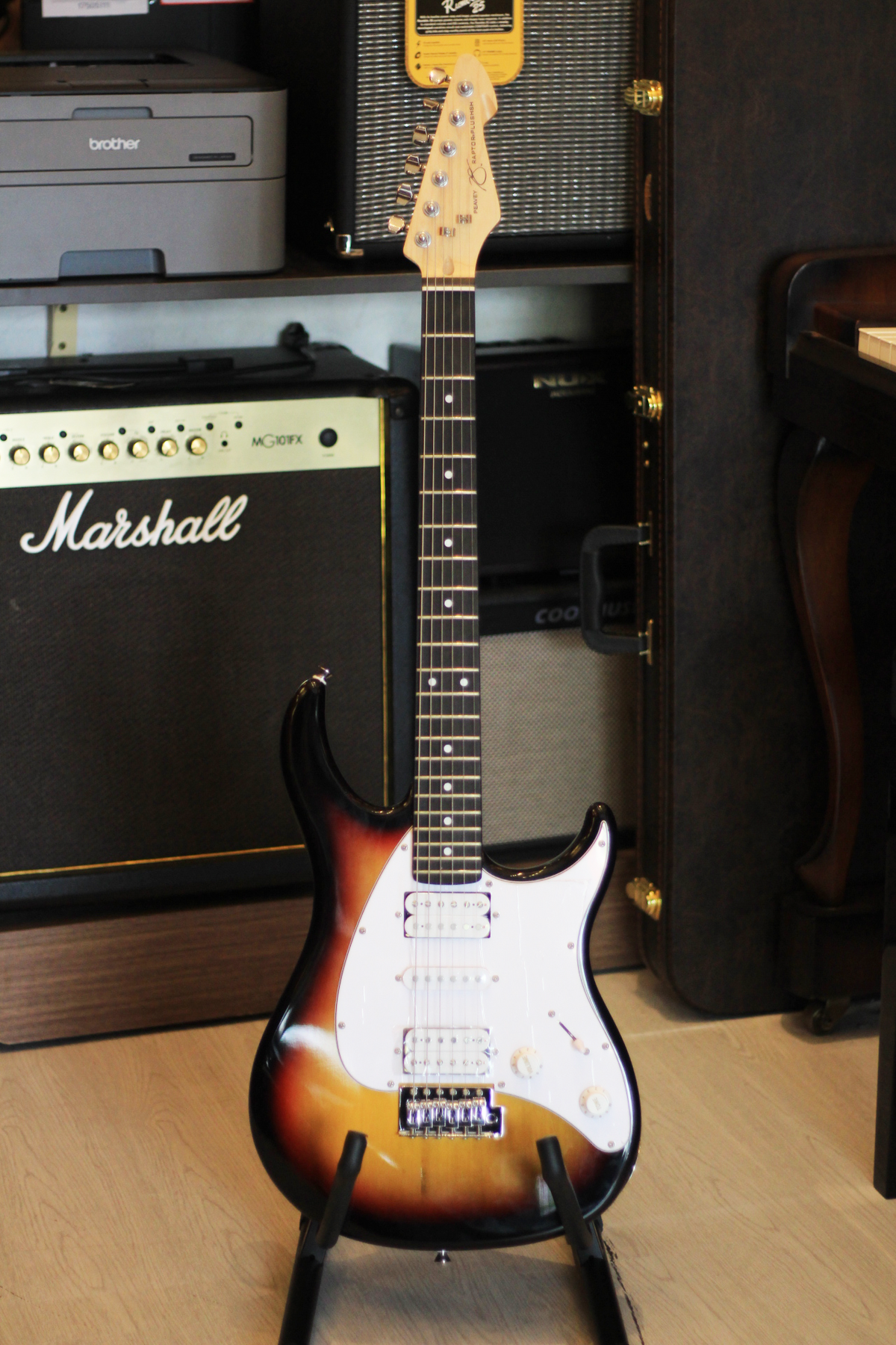Đàn Guitar Điện Peavey Raptor Plus HSH, Rosewood Fingerboard
