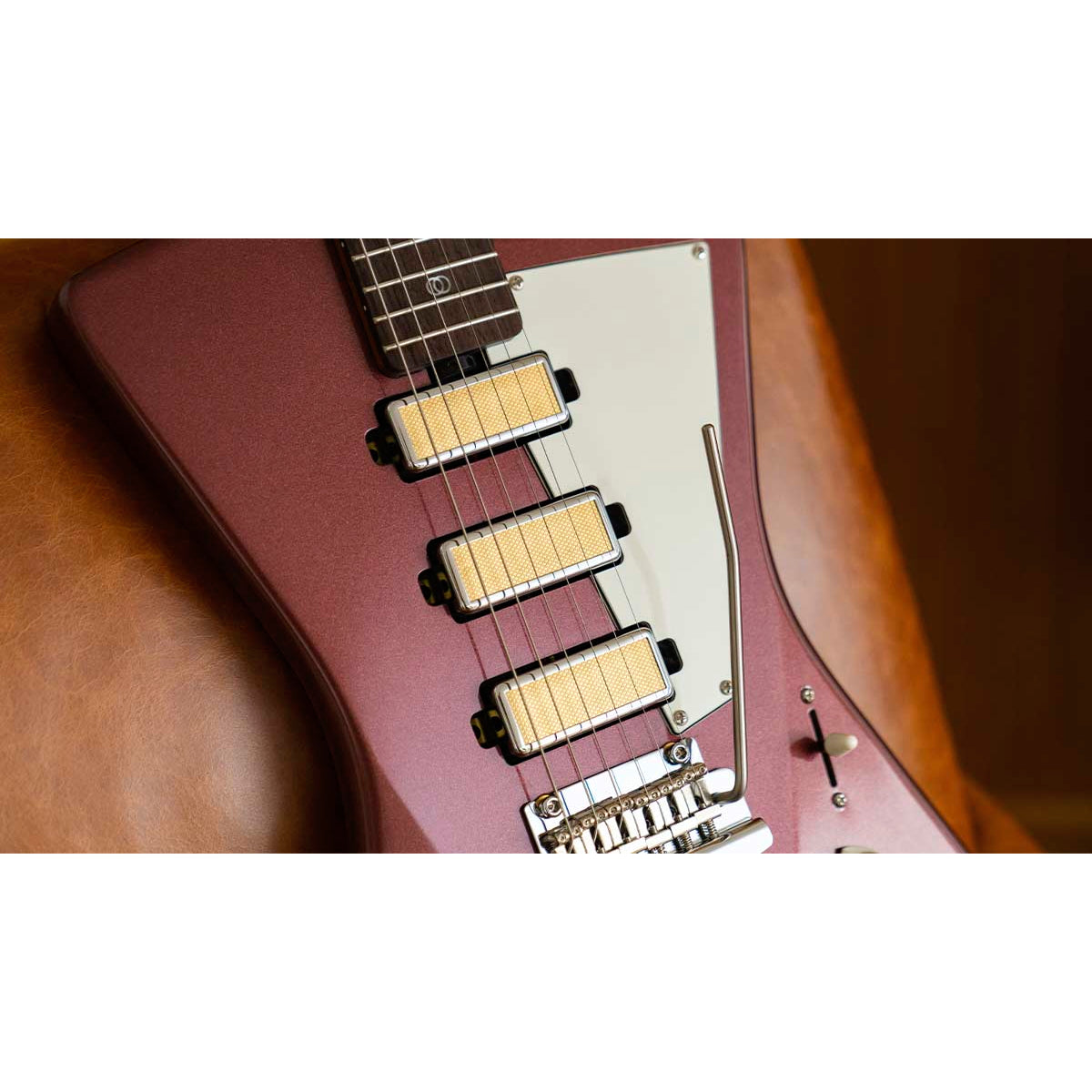 Đàn Guitar Điện Sterling by Music Man Goldie, Velveteen