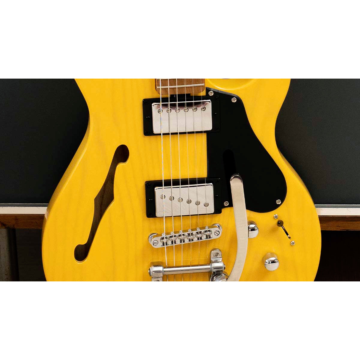 Đàn Guitar Điện Sterling by Music Man JV60CB, Butterscotch