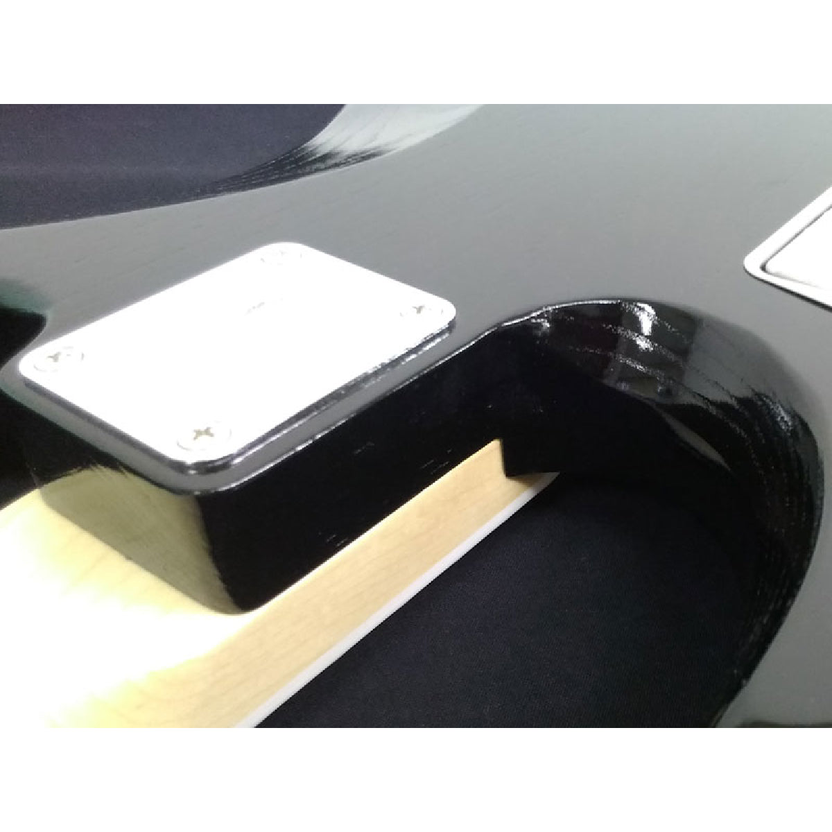 Đàn Guitar Điện ESP Edwards E-AMAZE-AS/M - Solid Black