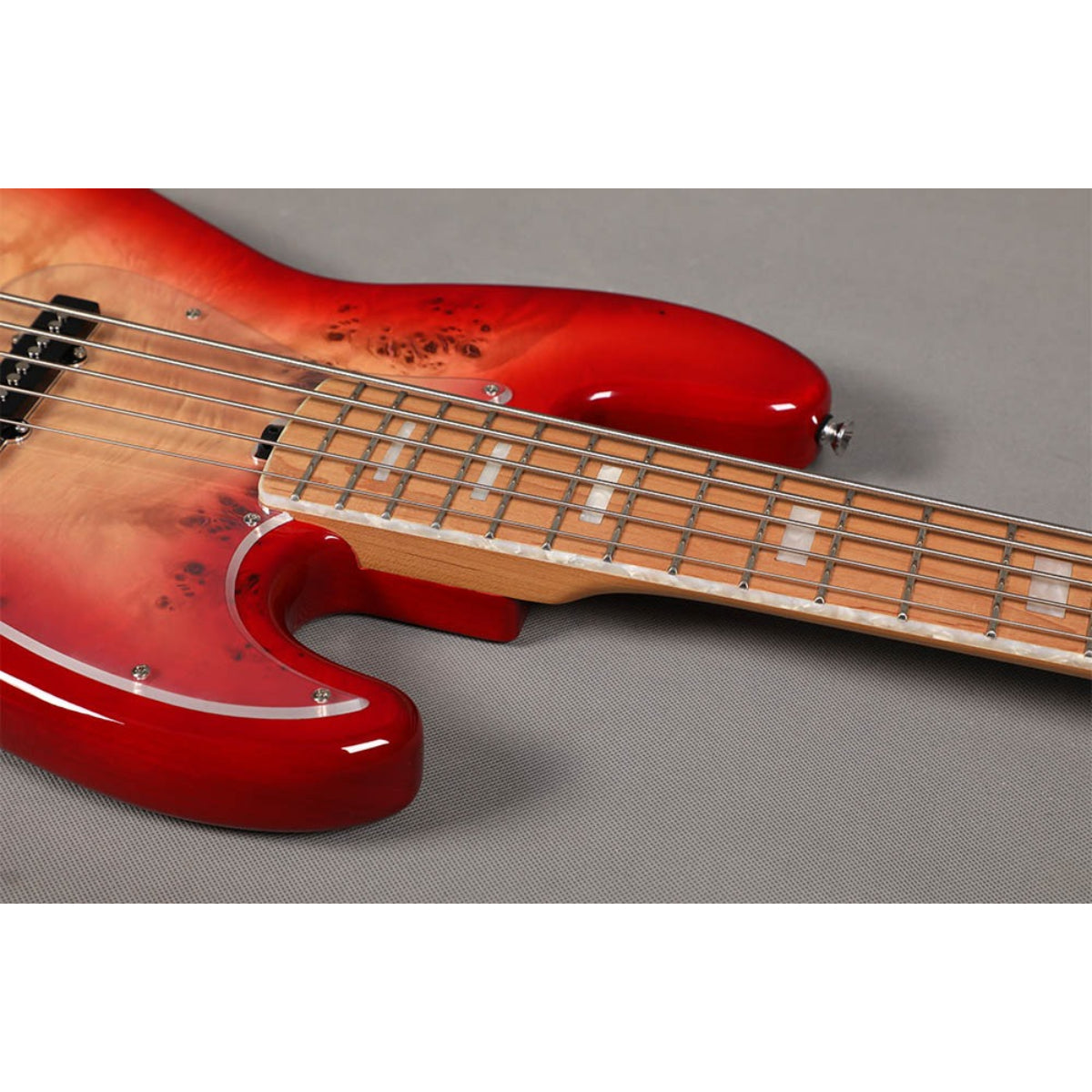 Đàn Guitar Bass 5 Dây Sqoe SJB750, Lava Red Gradient