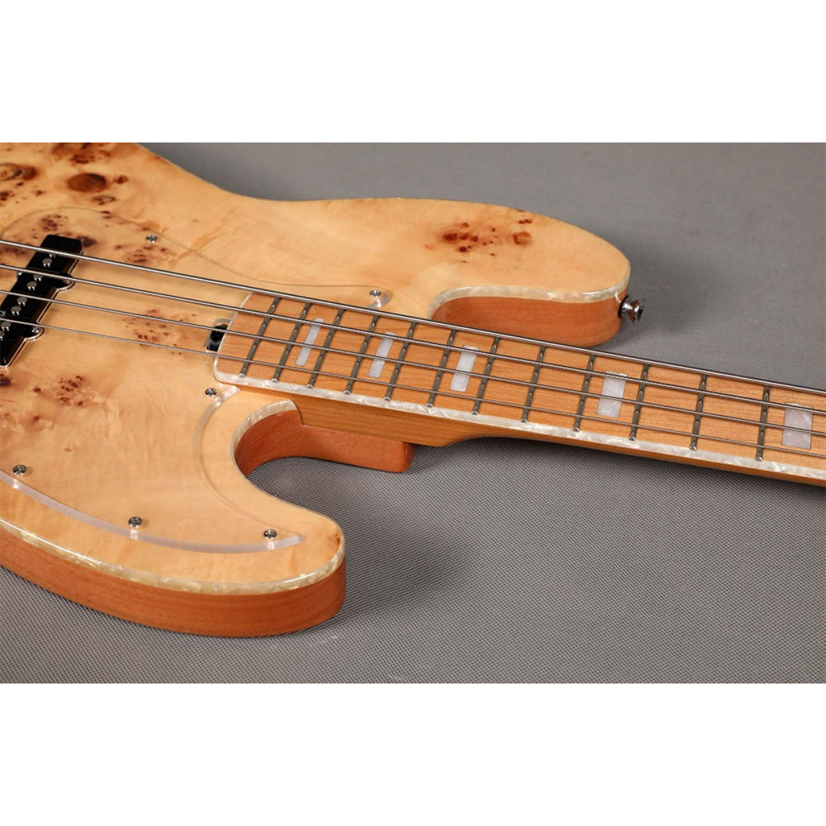 Đàn Guitar Bass Sqoe SJB700, Natural