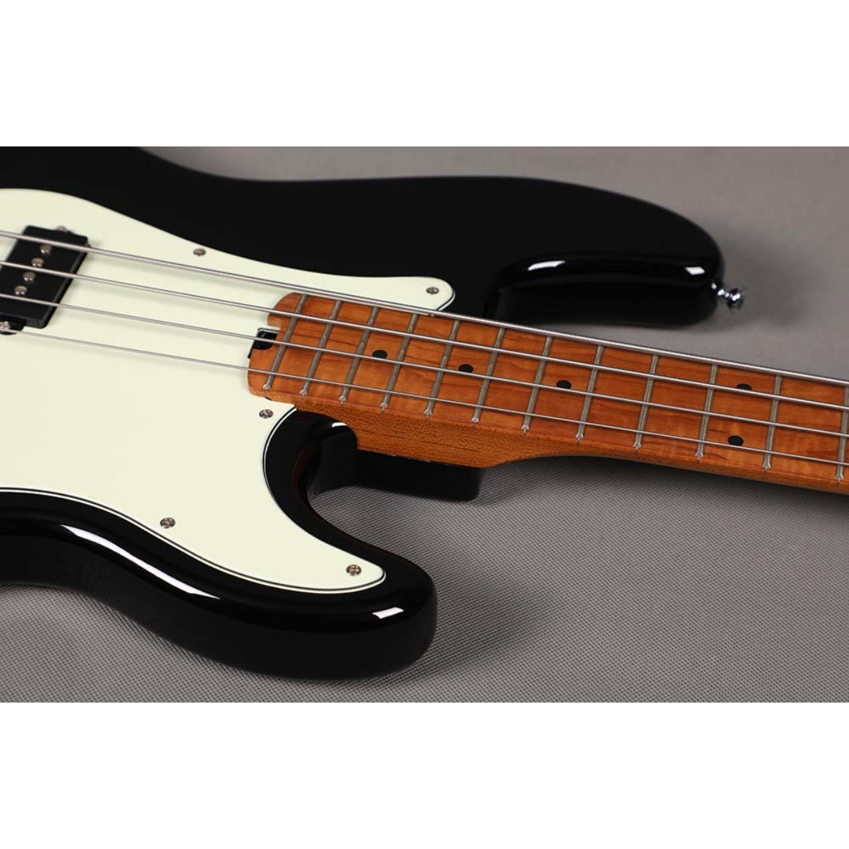 Đàn Guitar Bass Sqoe SPB600, Black