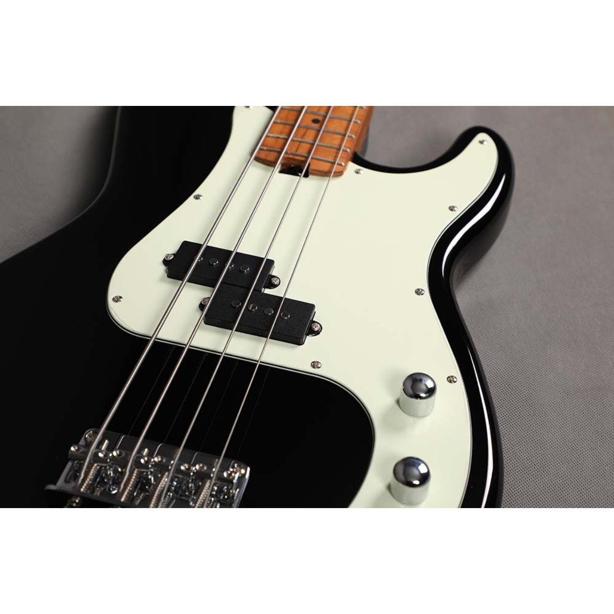 Đàn Guitar Bass Sqoe SPB600, Black