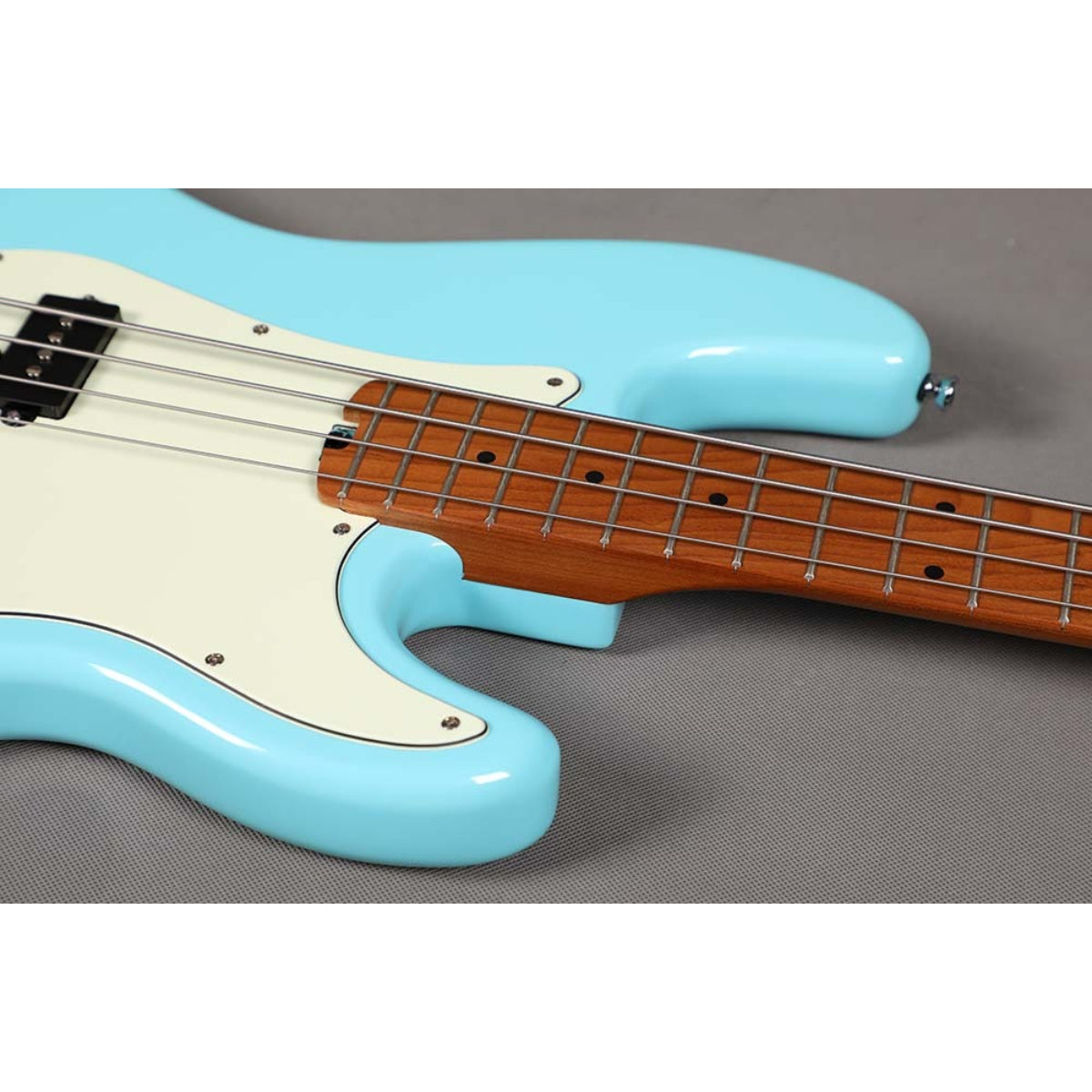 Đàn Guitar Bass Sqoe SPB600, Sky Blue