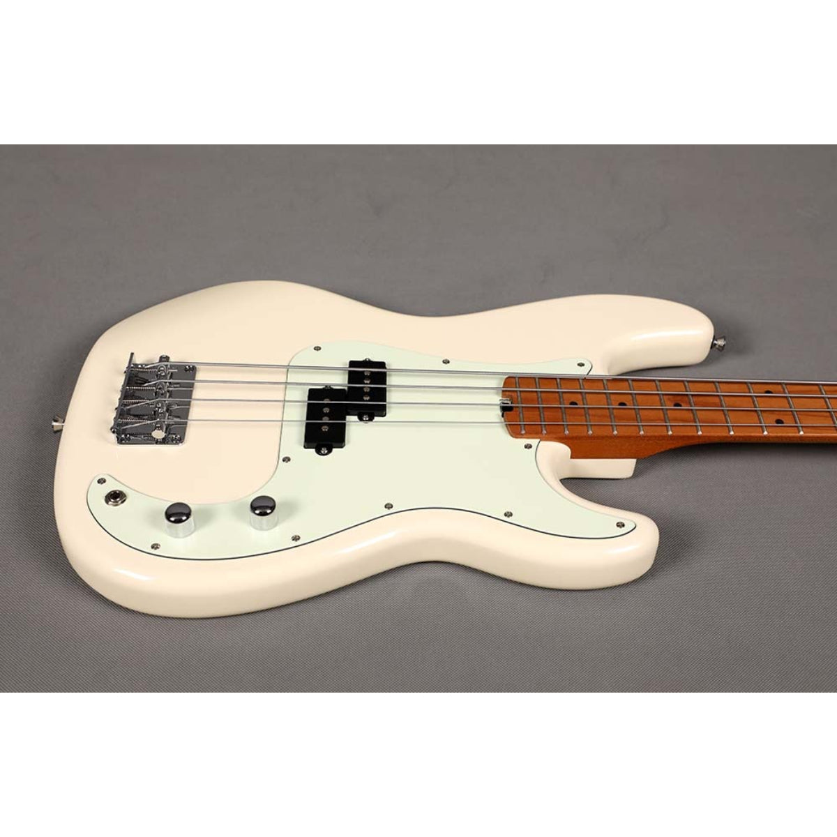Đàn Guitar Bass Sqoe SPB600, Vintage White
