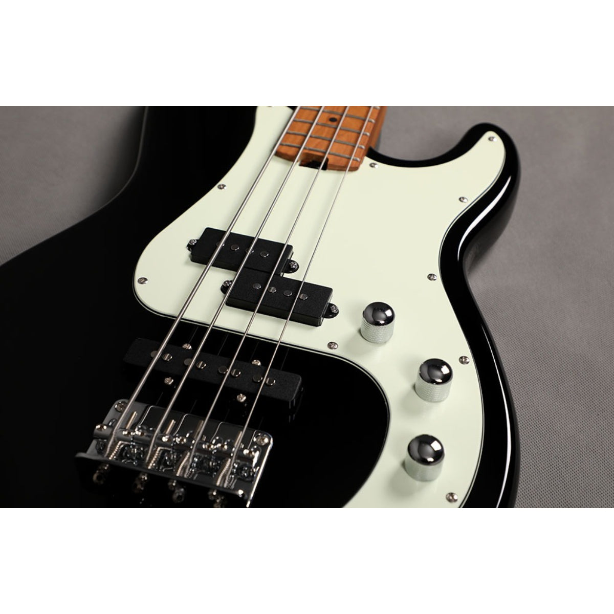 Đàn Guitar Bass Sqoe SPJ600, Black