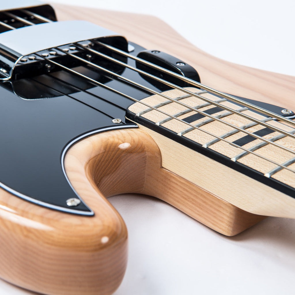 Đàn Guitar Bass Vintage VJ74 Reissued Maple Fingerboard, Natural Ash