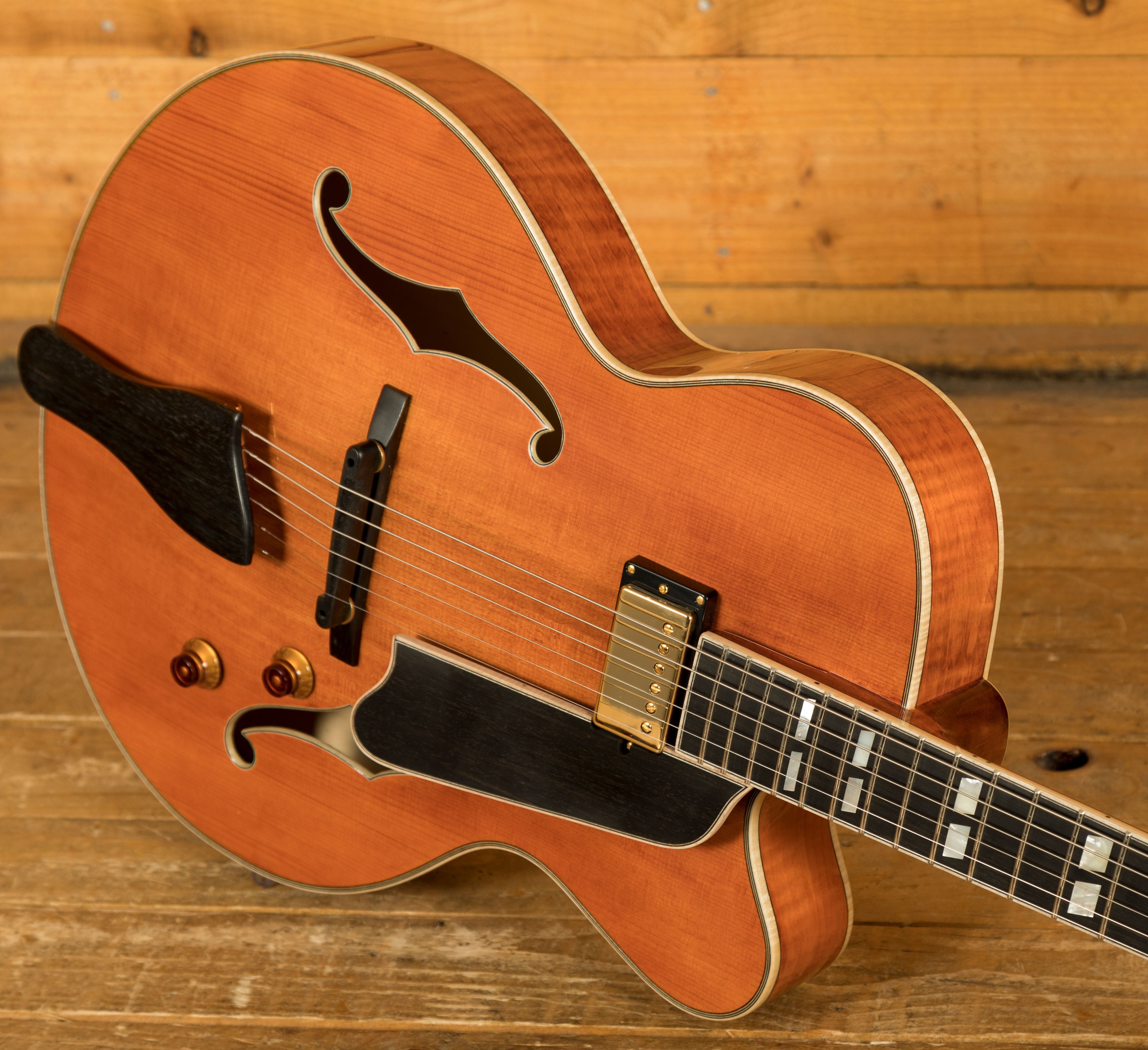 Đàn Guitar Điện Eastman AR580CE Honeyburst