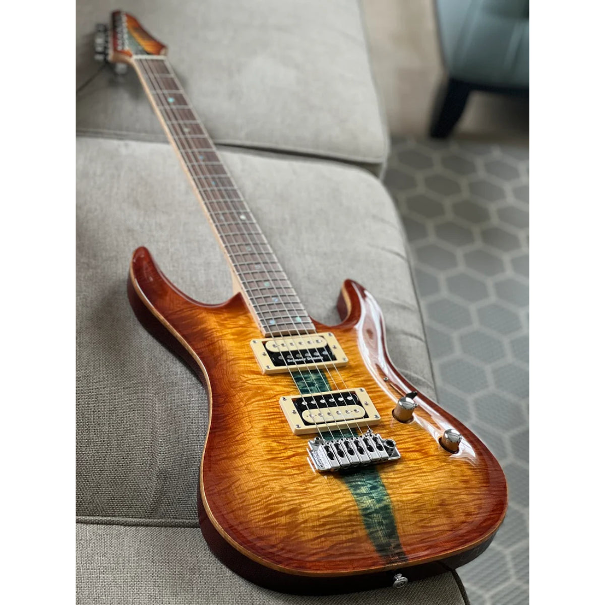Đàn Guitar Điện Soloking E160 Custom MOD Edge Series, Honeyburst with Seymour Duncan