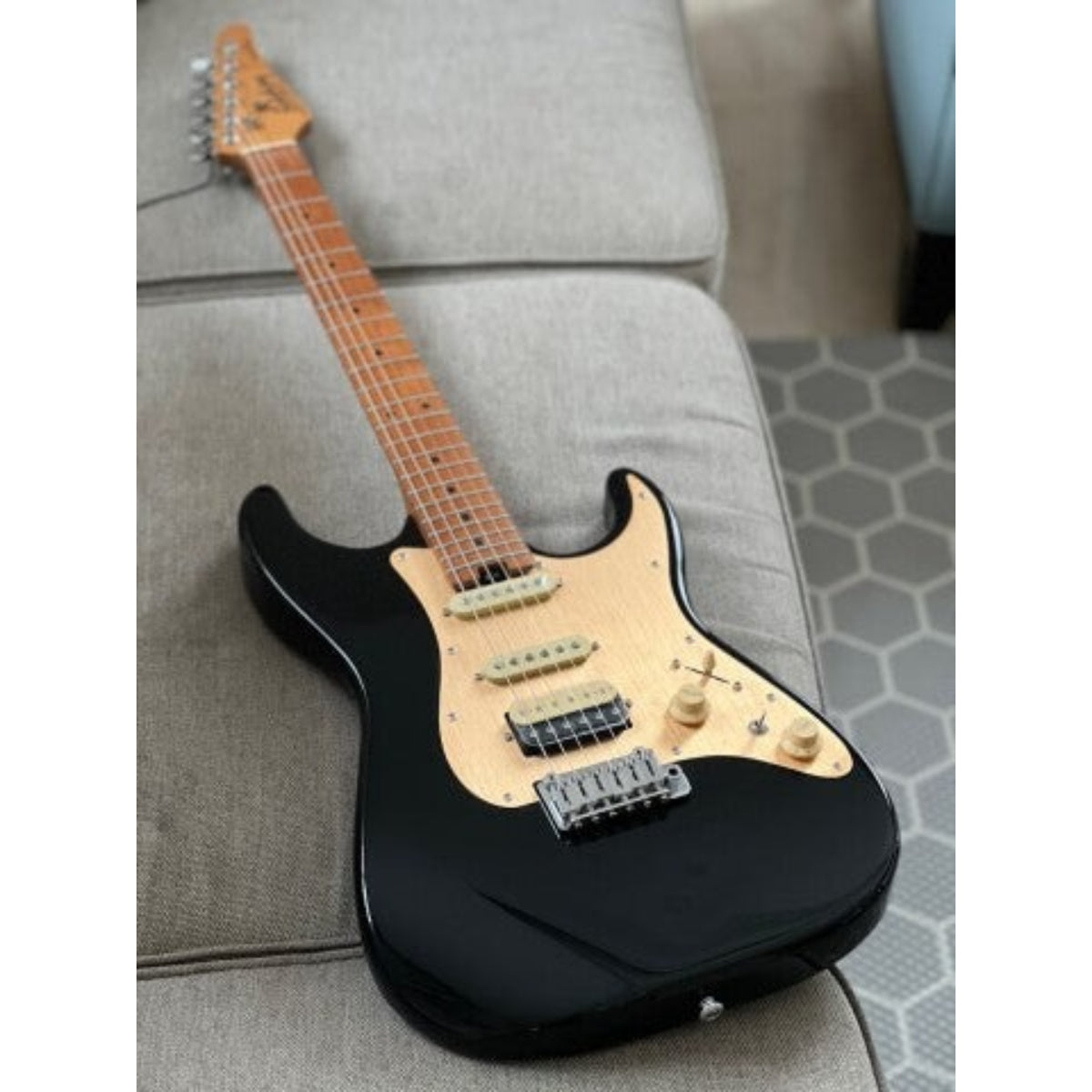 Đàn Guitar Điện Soloking MS1 Classic MKII, Roasted Maple FB, Black Gold Pickguard Nafiri Special Run