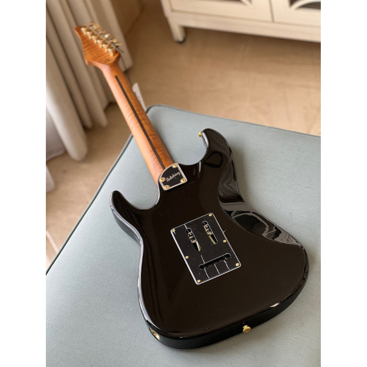 Đàn Guitar Điện Soloking MS1 Classic, Roasted Flame Maple Neck, Black Beauty Nafiri Special Run