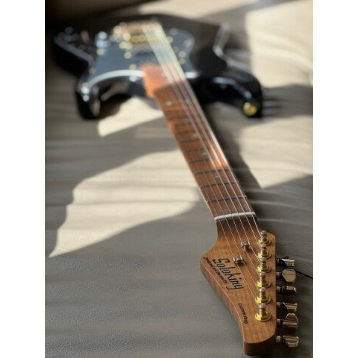 Đàn Guitar Điện Soloking MS1 Classic, Roasted Flame Maple Neck, Black Beauty Nafiri Special Run