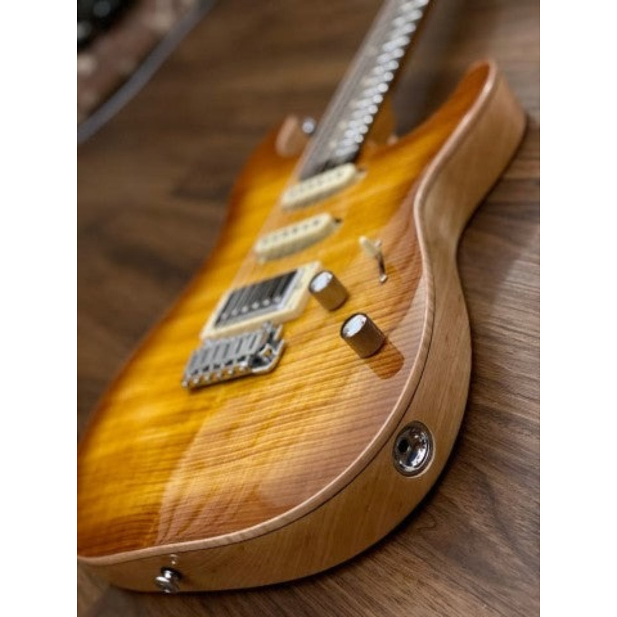 Đàn Guitar Điện Soloking MS1 Custom 22 HSS FM Flat Top, Honeyburst Nafiri Music Special Run