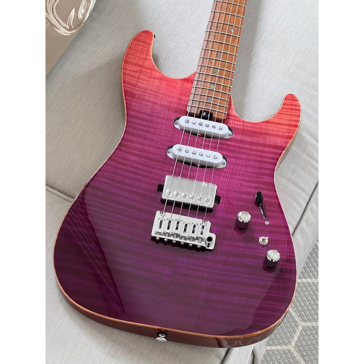 Đàn Guitar Điện Soloking MS1 Custom 22 HSS Flat Top Elite, One Piece Roasted Flame Neck, Purple Surf
