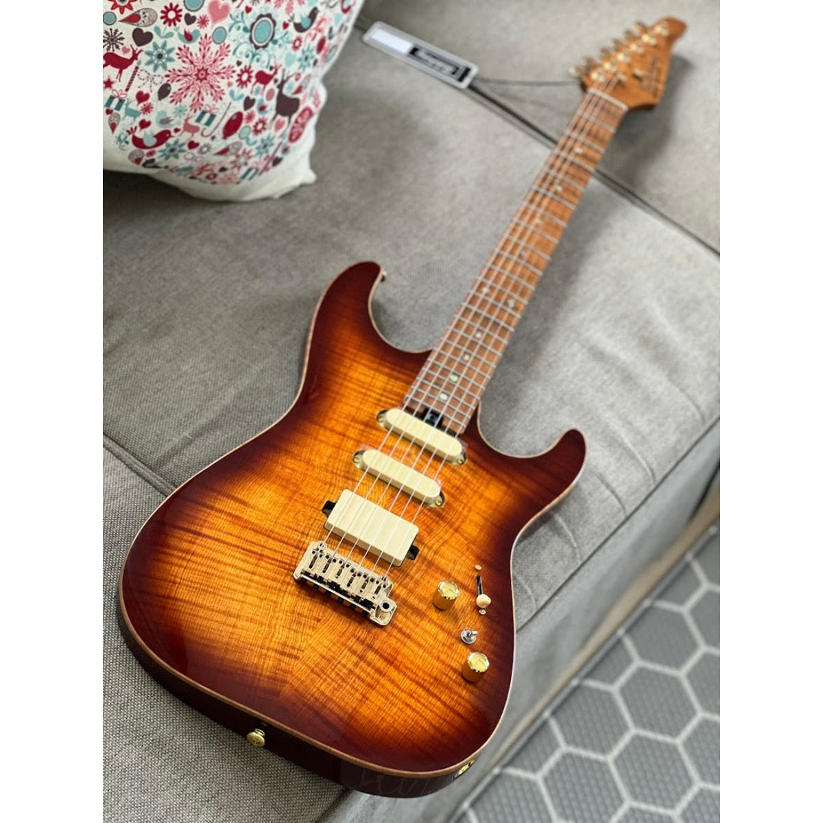 Đàn Guitar Điện Soloking MS1 Custom 22 HSS Flat Top, One Piece Roasted Flame Neck, Bengal Burst