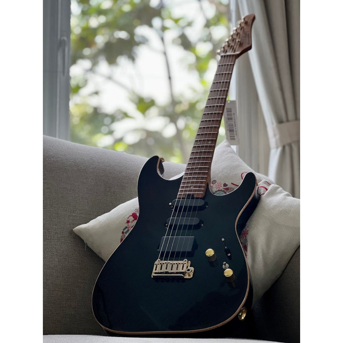 Đàn Guitar Điện Soloking MS1 Custom 22 HSS Flat Top, Roasted Flame Maple Neck, Black Beauty