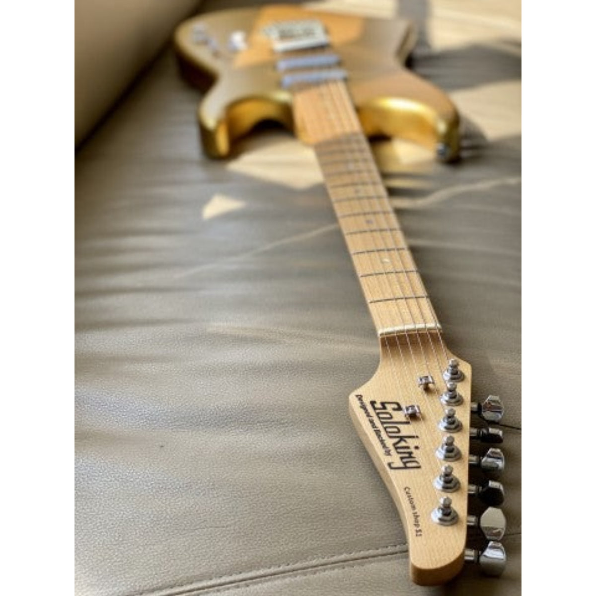 Đàn Guitar Điện Soloking MS1 Custom 22 SSS, Roasted Maple Neck, Alder Body, Satin Shoreline Gold Matte