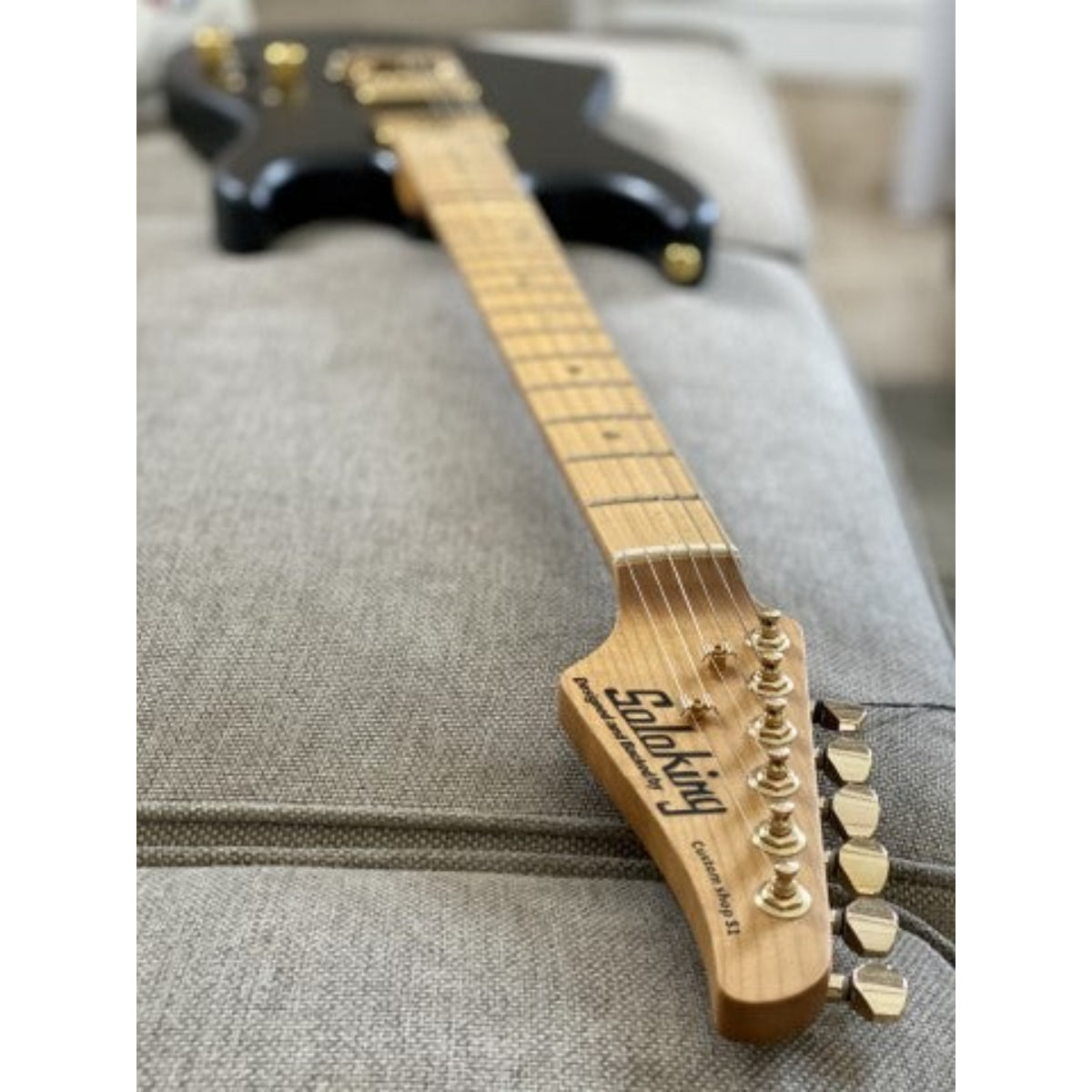 Đàn Guitar Điện Soloking MS1 Custom 24 HH, Roasted Maple Neck, Gold Pickups, Satin Black Beauty Matte