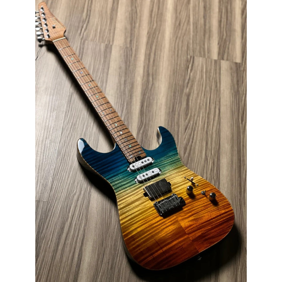 Đàn Guitar Điện Soloking MS1 Custom 24 HSS FMN, Roasted Flame Maple Neck, Beach Sunset Surf Fade JESCAR
