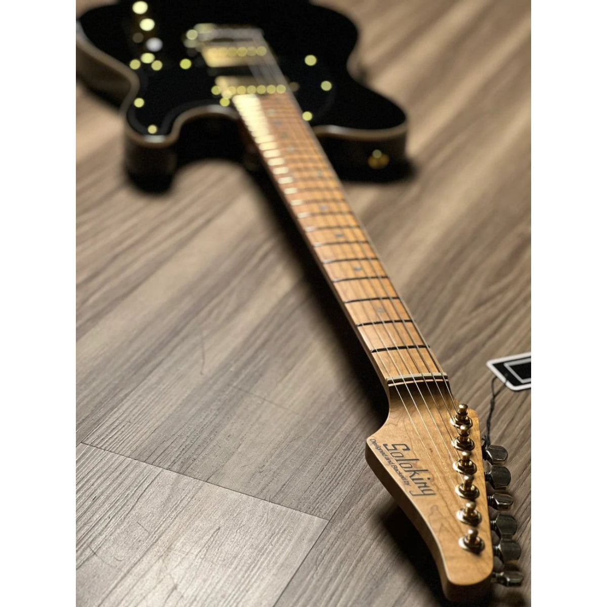 Đàn Guitar Điện Soloking MT1 Modern 24 HH FMN, Roasted Flame Maple Neck, Black Beauty JESCAR