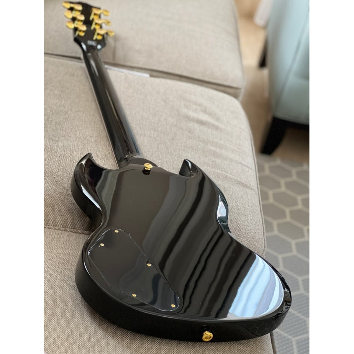 Đàn Guitar Điện Soloking SG60, Gold Hardware, Black Beauty