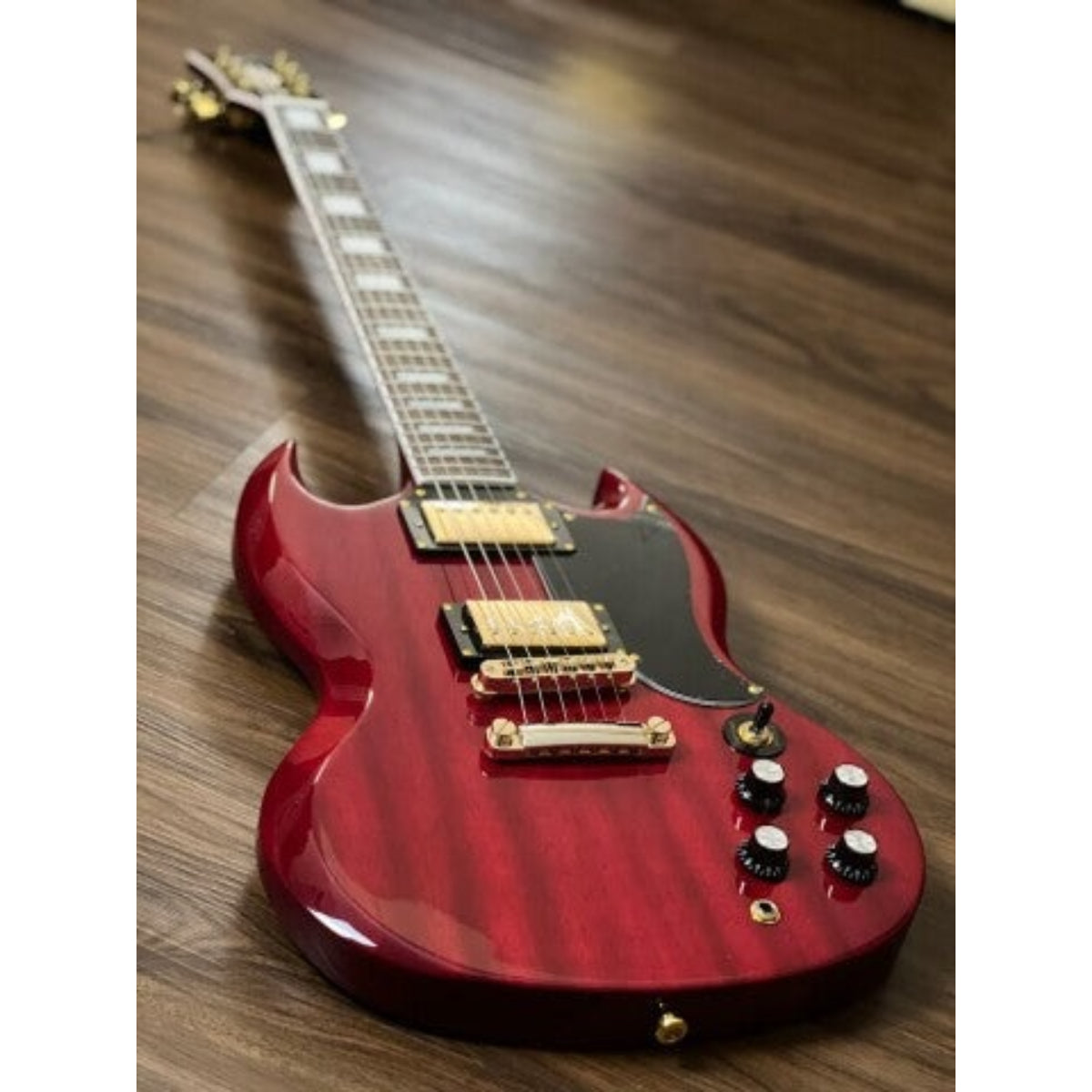 Đàn Guitar Điện Soloking SG60, Gold Hardware, Transparent Red Cherry
