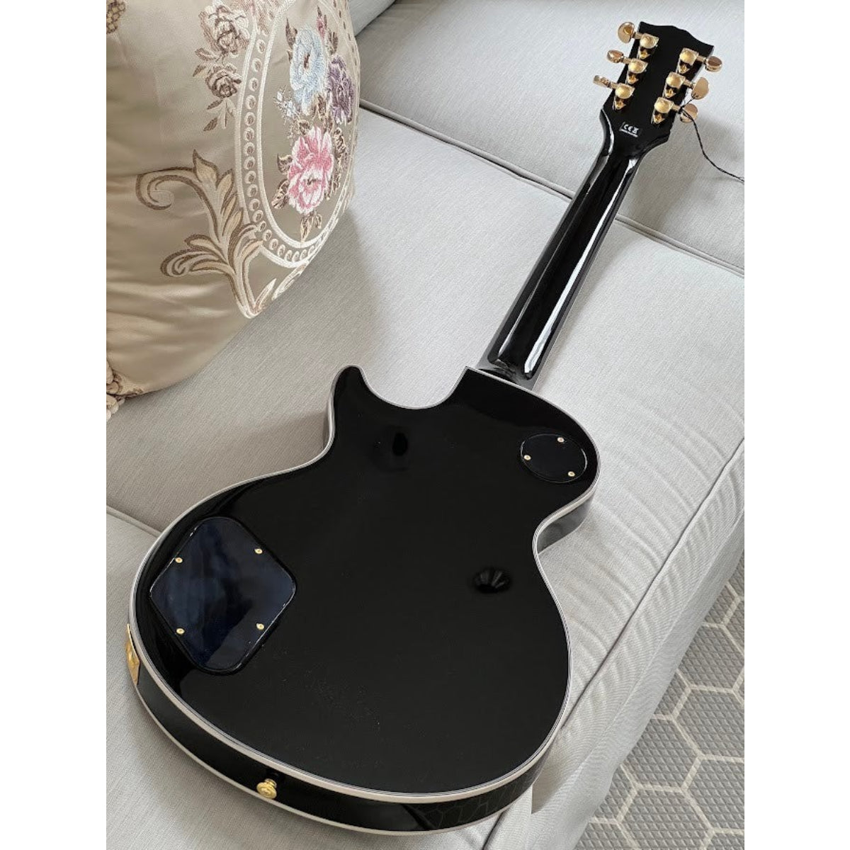 Đàn Guitar Điện Soloking SLC60, Gold Hardware, Black Beauty