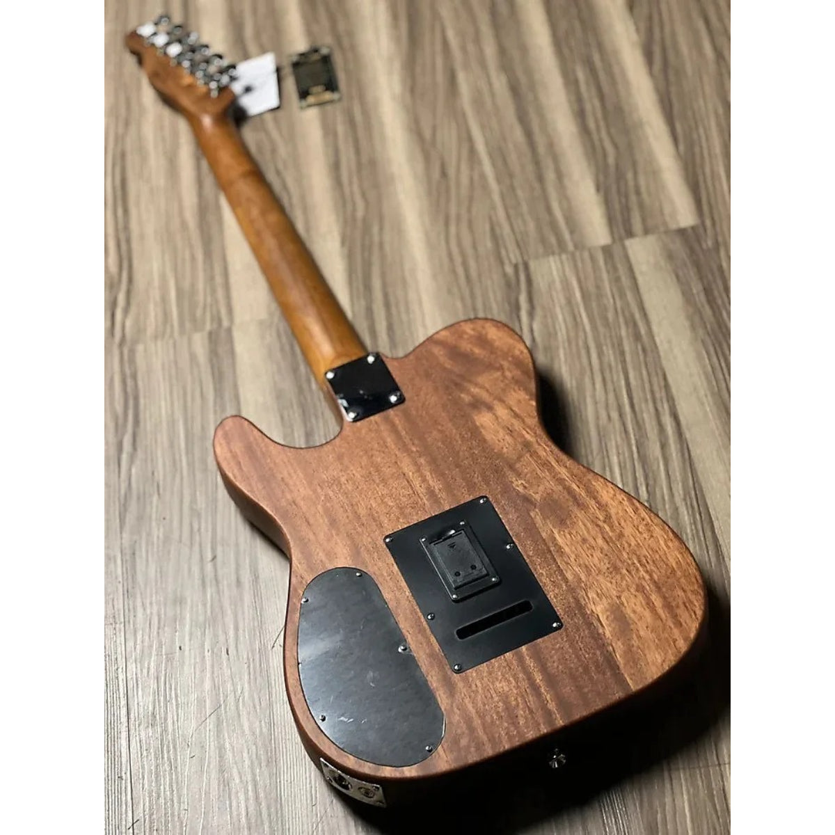 Đàn Guitar Điện Sqoe SEAE910, White