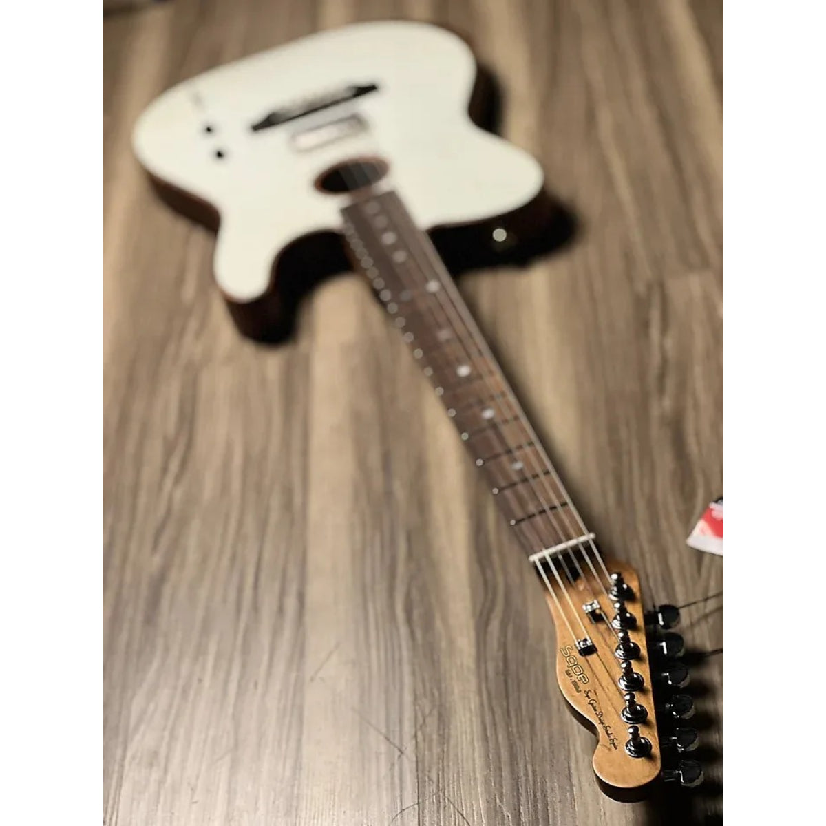 Đàn Guitar Điện Sqoe SEAE910, White