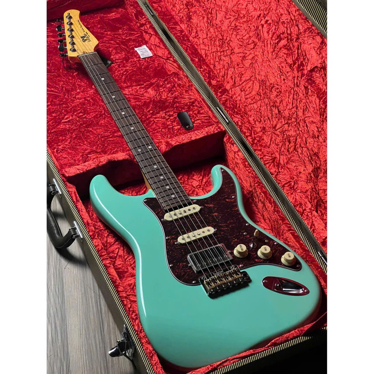 Đàn Guitar Điện Sqoe SEST1000, Mint Green